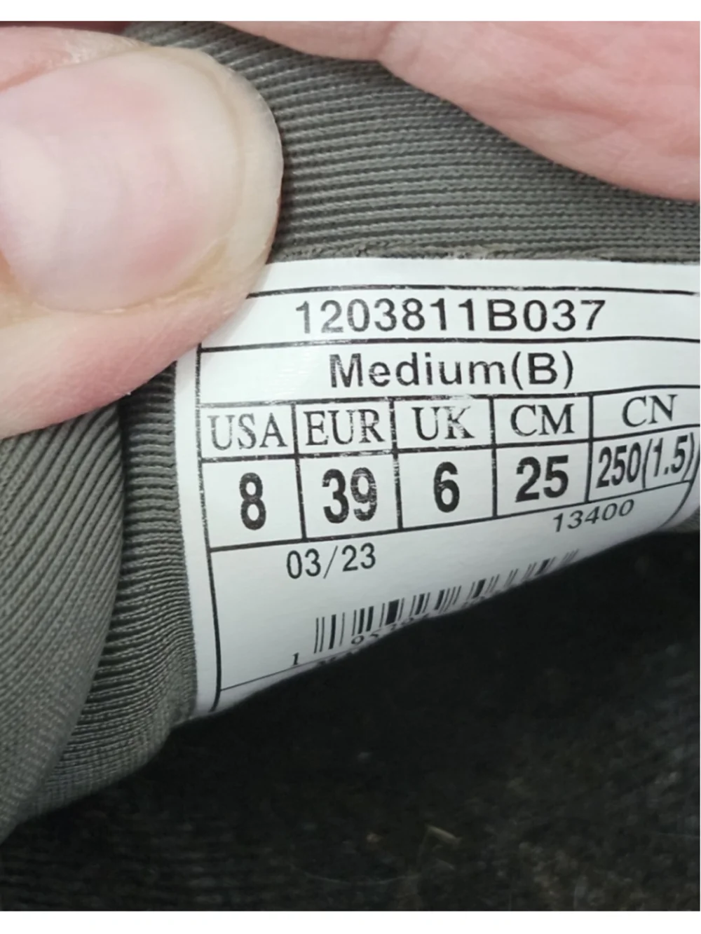 Brooks Adrenaline GTS 23 Sneakers size 8